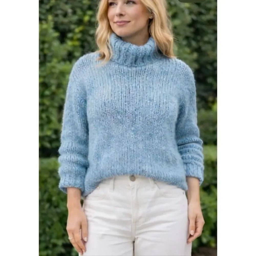 L.L. Bean 100% wool blue vintage chunky knit turtleneck sweater
